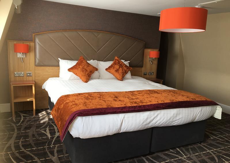 The Crown Hotel Wetherspoon Biggleswade Exteriör bild