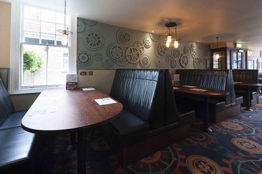 The Crown Hotel Wetherspoon Biggleswade Exteriör bild