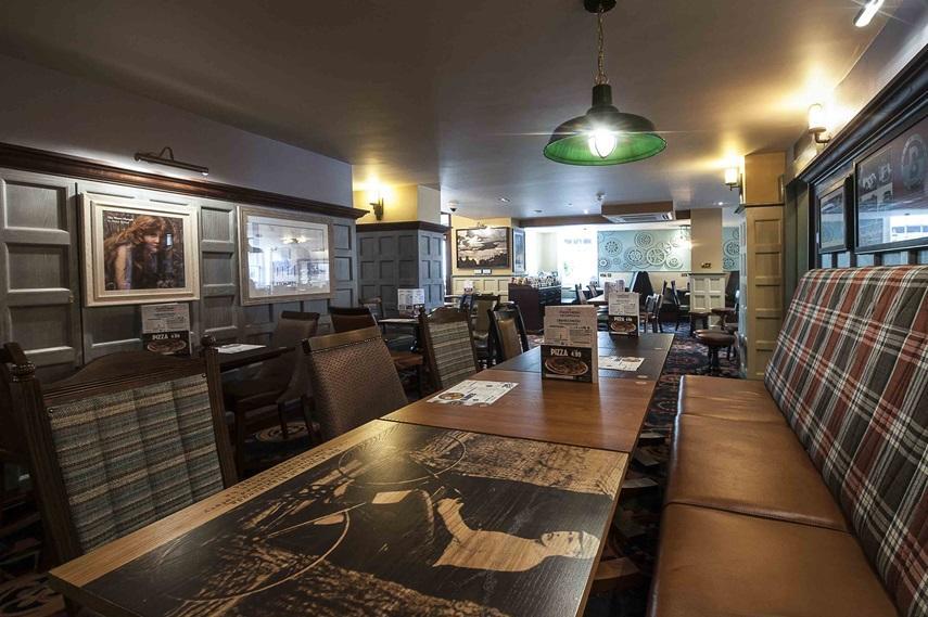 The Crown Hotel Wetherspoon Biggleswade Exteriör bild