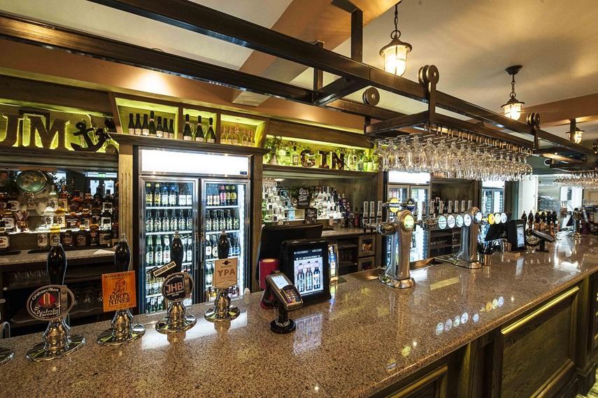 The Crown Hotel Wetherspoon Biggleswade Exteriör bild