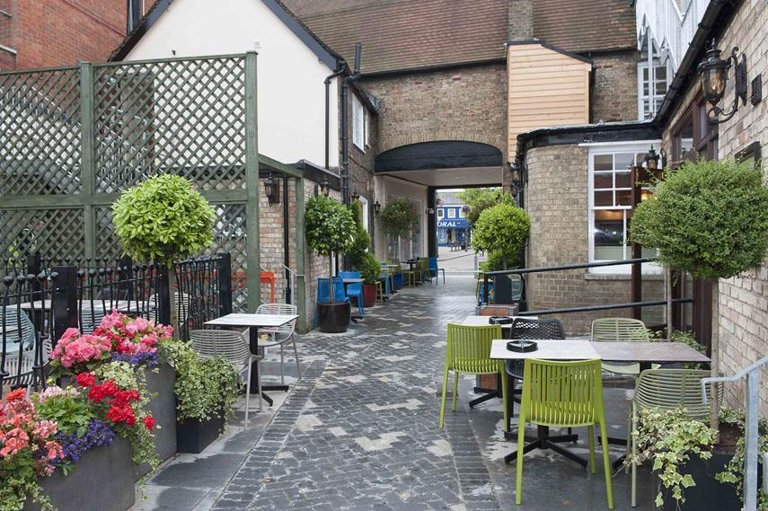 The Crown Hotel Wetherspoon Biggleswade Exteriör bild