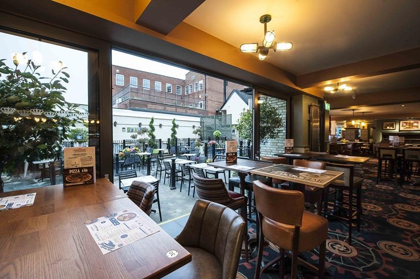 The Crown Hotel Wetherspoon Biggleswade Exteriör bild